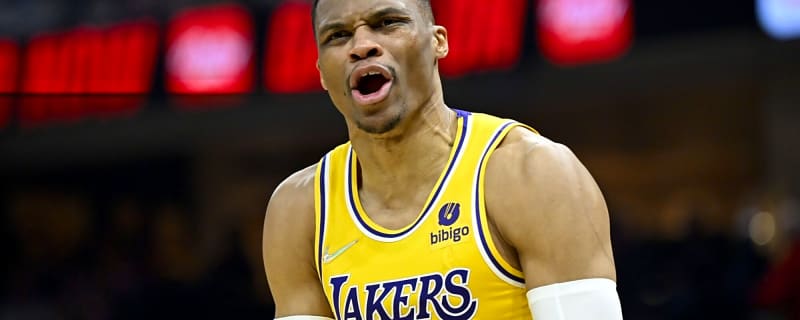 J.R Smith Calls Out Lakers Players And Fans For Turning Their Backs On Russell Westbrook