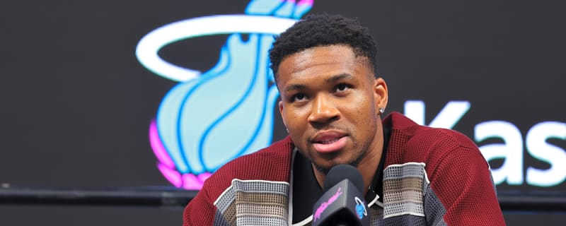 Giannis Antetokounmpo Fails to Hide His Reaction to Klay Thompson’s Reported Miami Heat Move