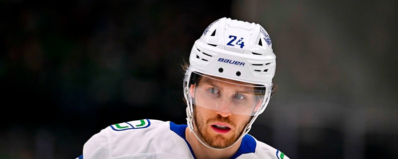 Blues signing former Canucks center to two-year contract after career year
