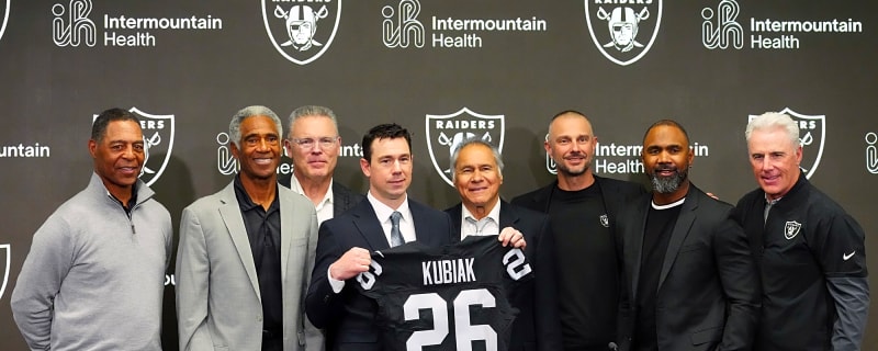 Swipe or Pass: Who should the Raiders bring back in 2026?