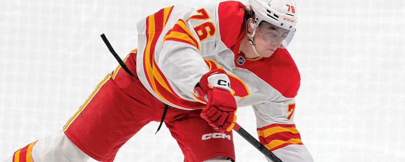 Flames sign Martin Pospisil to three-year contract extension
