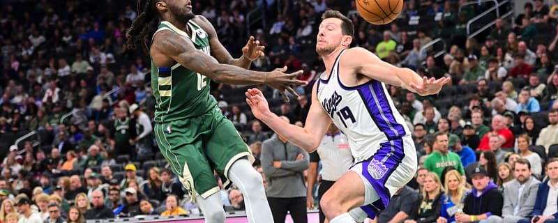 Milwaukee Bucks make dubious franchise history in 119-101 loss to San Antonio Spurs