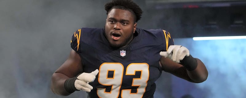 Cowboys To Sign DT Otito Ogbonnia