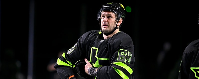 Devils sign winger Evgenii Dadonov to one-year contract