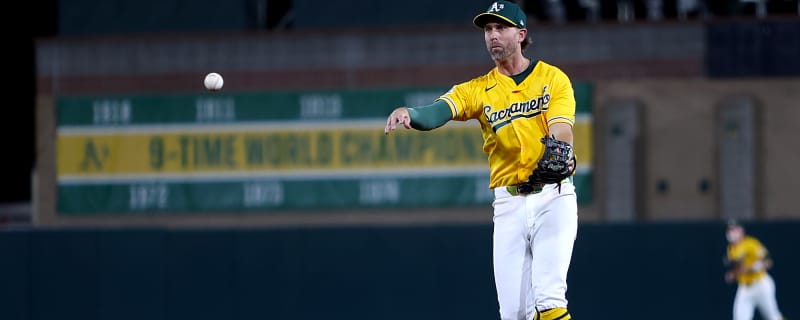 A’s early lead disappears in 9-5 loss to Royals