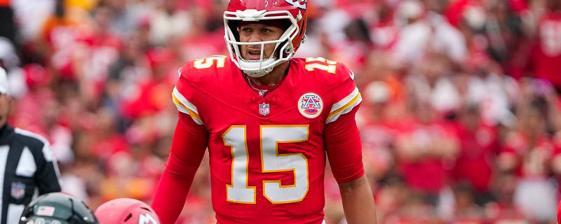 Dan Campbell Issues Stern Warning on Patrick Mahomes Threat While Lions Grapple With Crucial Injury Decisions