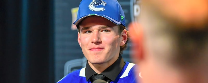 Canucks sign 2025 first-round pick Braeden Cootes to three-year ELC