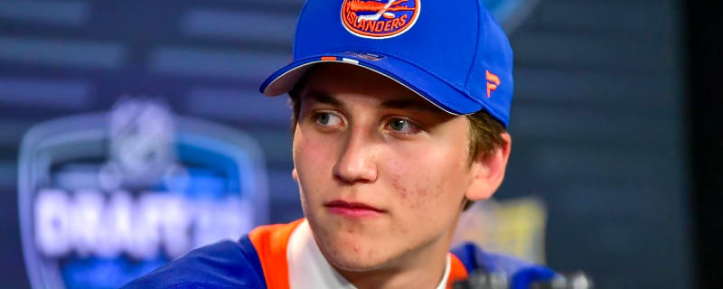 Islanders sign Victor Eklund to three-year, entry-level contract
