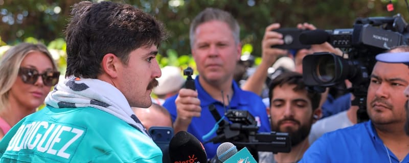 Most of the mystery around the Miami Dolphins’ biggest rookie contract question has been answered thanks to an AFC East rival
