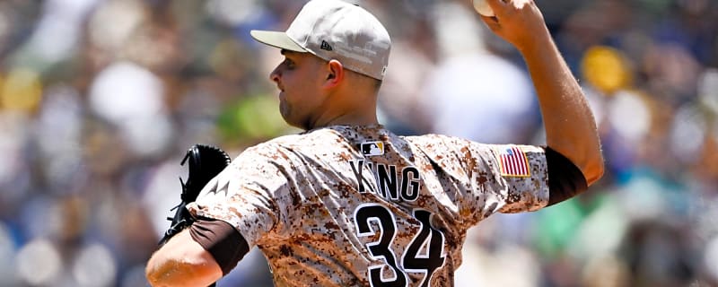 Michael King re-signs with Padres