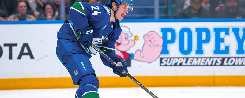  Zeev Buium stands out in Canucks’ loss to Senators