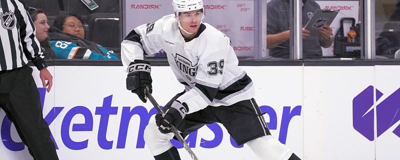 Ducks sign forward Jeff Malott to three-year deal
