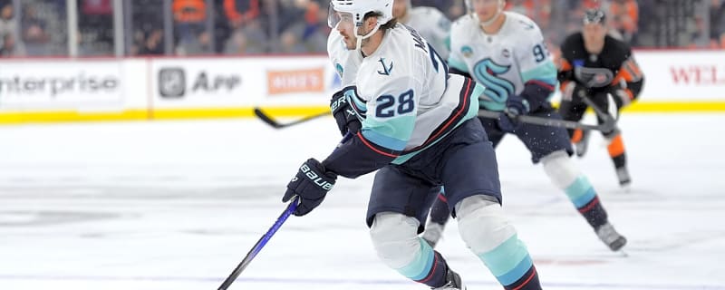 Kraken sign Josh Mahura to two-year extension