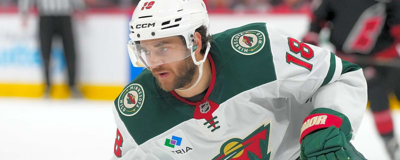 Wild’s Vinnie Hinostroza sustains ‘serious’ injury against Penguins