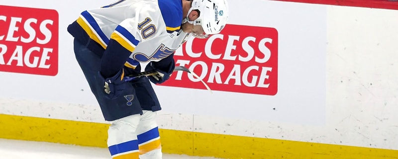 Blues’ Brayden Schenn loses puck in shootout attempt, Canucks win on next shot