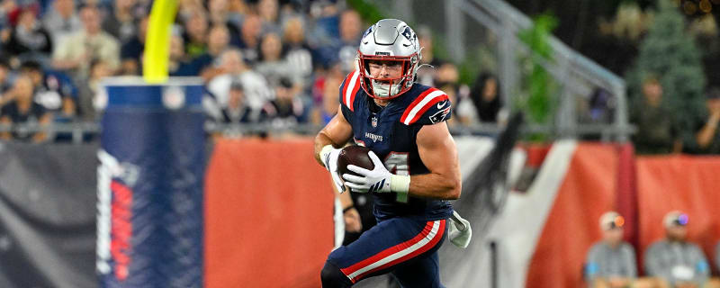 Quick Reactions From Patriots vs Eagles: Larison Continues Making His Case