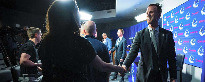 Canucks news: Linden on the importance of a united management; Sedins, Johnson visit Canuck place