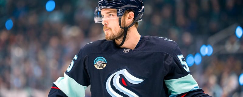 Kraken’s Ryan Lindgren leaves game with upper-body injury