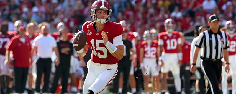 Kalen DeBoer reacts to Ty Simpson throwing 2 interceptions vs. Eastern Illinois