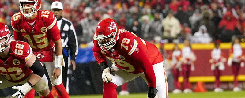 Veteran OT Donovan Smith Announces Retirement