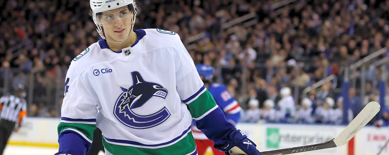 High expectations, trade calls, and more: 1-on-1 with Canucks defenceman Zeev Buium