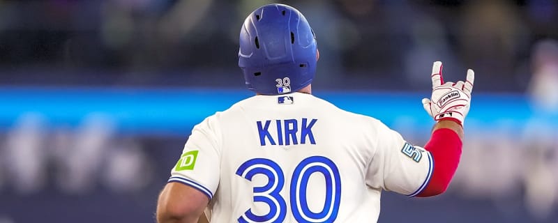 Blue Jays: Alejandro Kirk diagnosed with fractured left thumb, Brandon Valenzuela recalled from Triple-A