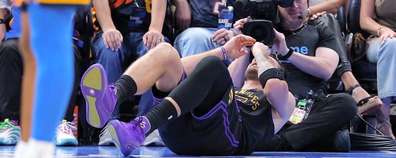 Los Angeles Lakers Star Sidelined Indefinitely With Hamstring Injury