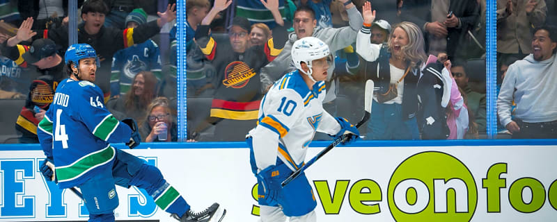  Sherwood scores a pair of goals as Canucks lose 5-2 Blues
