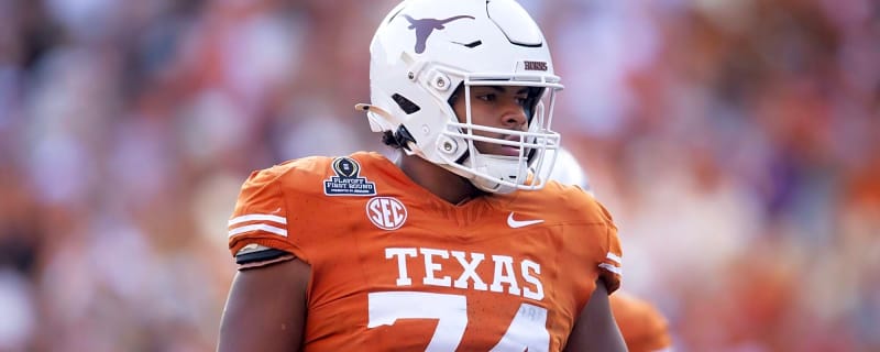 Texas Longhorns facing tough decisions on offensive line after Trevor Goosby leaves practice with apparent knee injury