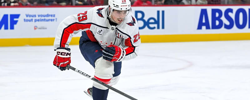 Report: Capitals re-sign Hendrix Lapierre to one-year contract