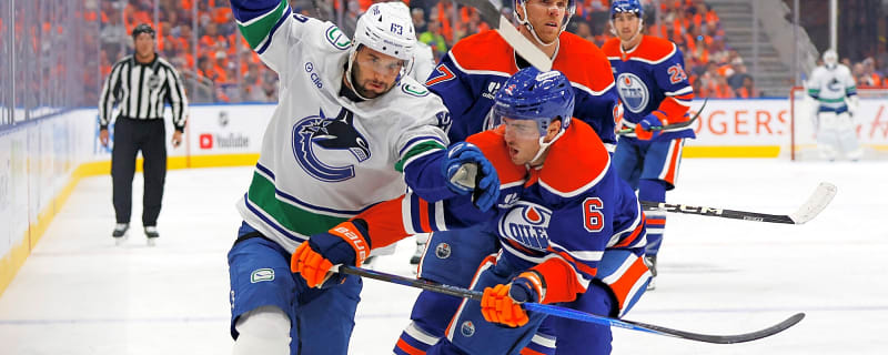 The Statsies: Max Sasson takes on Connor McDavid as Canucks beat Oilers in OT