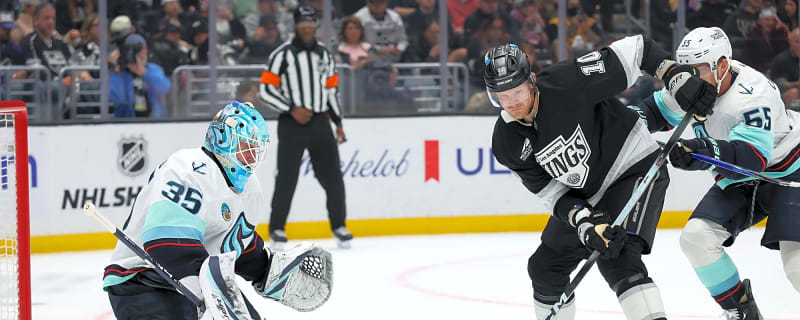 Tampa Bay Lightning Acquire Corey Perry