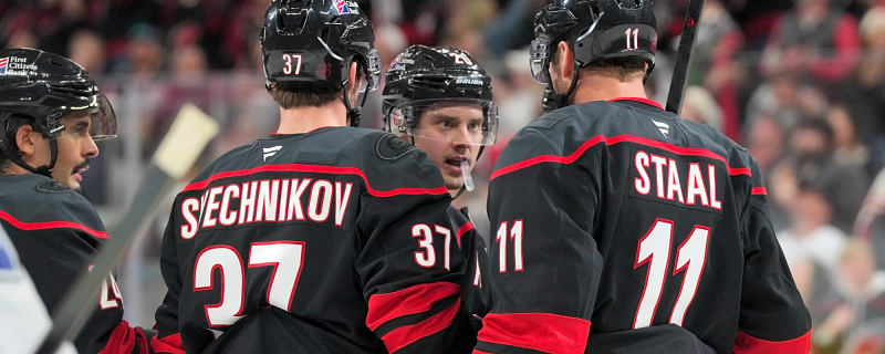 Hurricanes outlast Lightning for their fourth straight win