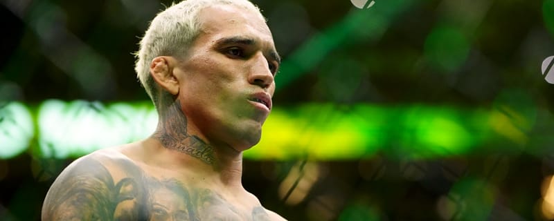 Combat Sports World Reacts to Charles Oliveira’s Dominant Homecoming Against Mateusz Gamrot at UFC Rio