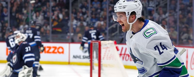 Pius Suter signs 2-year, $4M AAV with St. Louis Blues