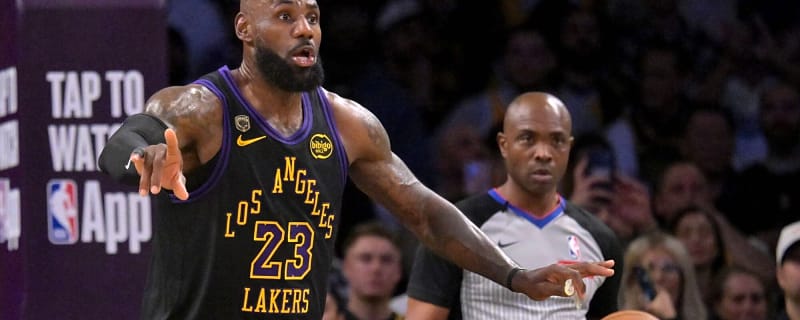 Jamie Foxx Rips Former NBA Player For Leaving LeBron James Off His All-Time Lineup