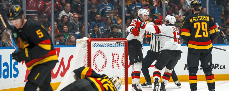  Canucks battle back late but lose 5-4 to Devils