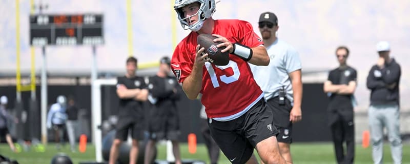 Las Vegas Raiders just teased the fan base in the perfect way with their quarterbacks at OTAs