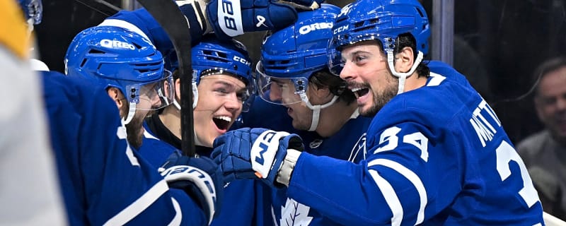 Auston Matthews praises Easton Cowan for cerebral approach, deceptive strength