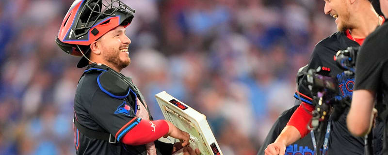 Instant Reaction: Blue Jays defeat Rangers 6-5 in Alejandro Kirk’s legacy game