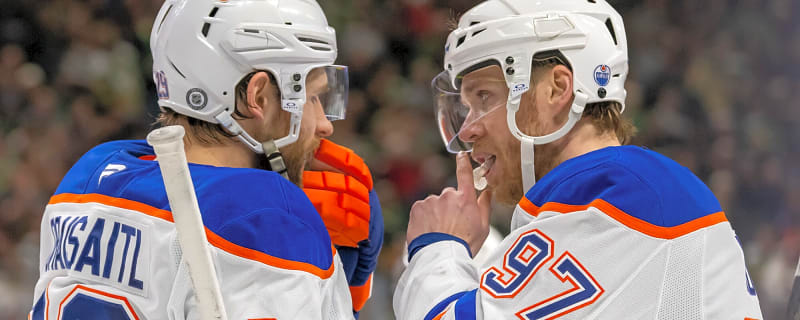 Report: Aging roster top of McDavid concerns as he opens Oilers training camp without contract extension