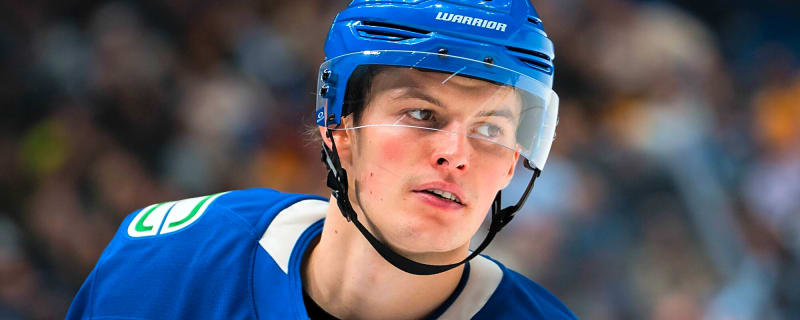 Canucks have made Lukas Reichel available for trade: report