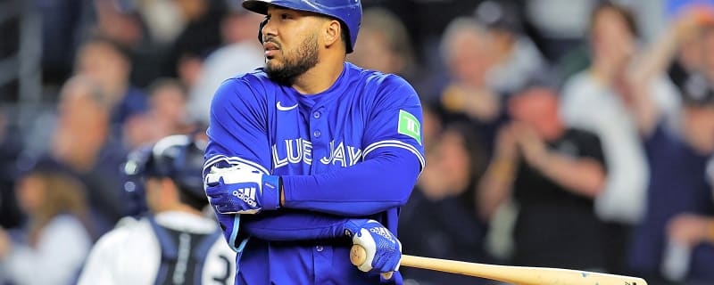 Blue Jays’ Anthony Santander scratched from ALCS Game 2 with back tightness