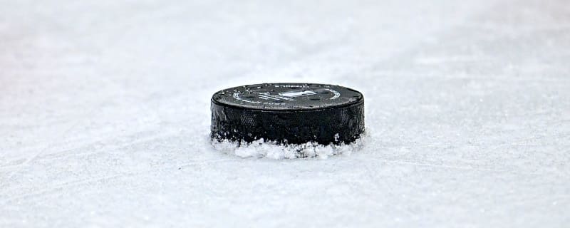 Islanders down to one remaining RFA after latest signing