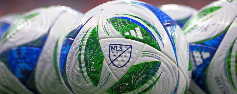 Manchester United player makes debut for new international side after country swap