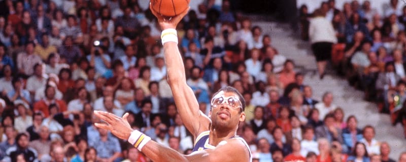 The 25 greatest NBA signature moves of all time