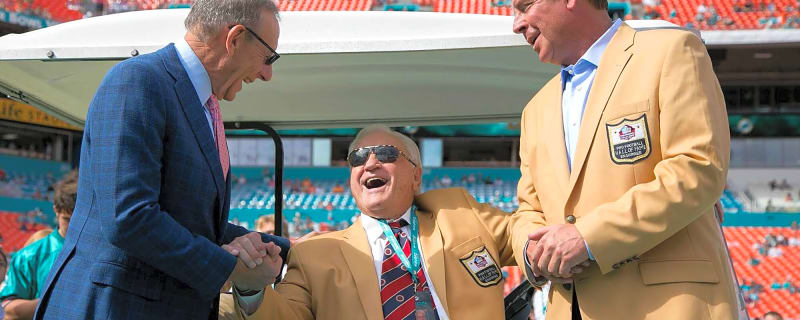 Exclusive: O.J. McDuffie Says Dolphins’ Transition From Don Shula to Jimmy Johnson Was 'Truly a Letdown'