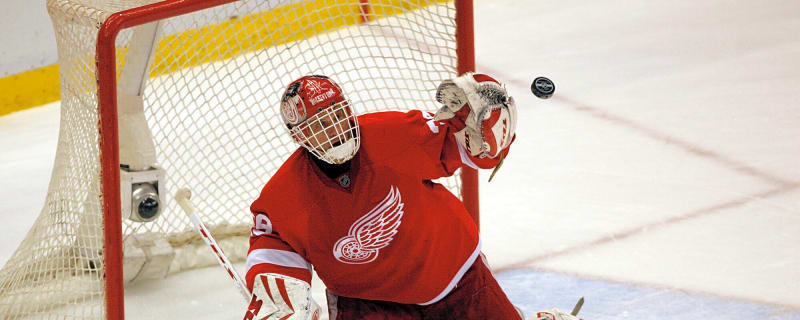 NHL Records: A Look at Four Star Goalies With 5+ Vezina Trophies