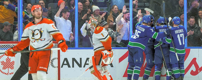 Scenes from morning skate: Höglander sits, Lankinen starts for Canucks vs. Ducks