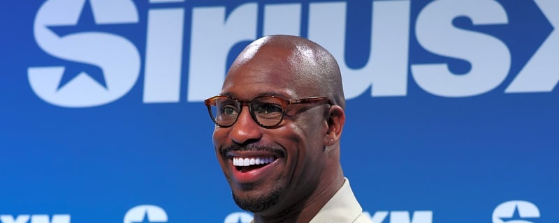 San Francisco 49ers legend Vernon Davis confirms wild Mike Singletary stories, 'we had a great relationship'